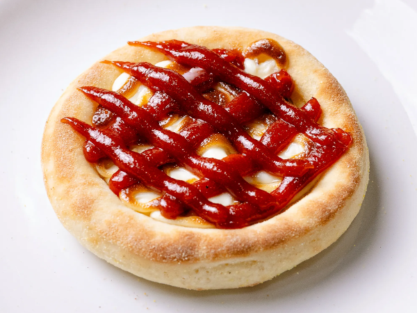 Esfiha de cheesecake de goiabada
