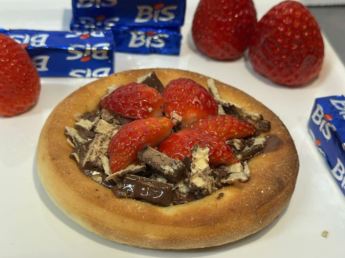 Esfiha Bis e Morango